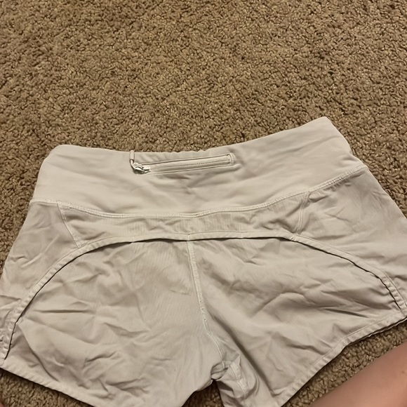 Lulu Shorts - Picture 2 of 3